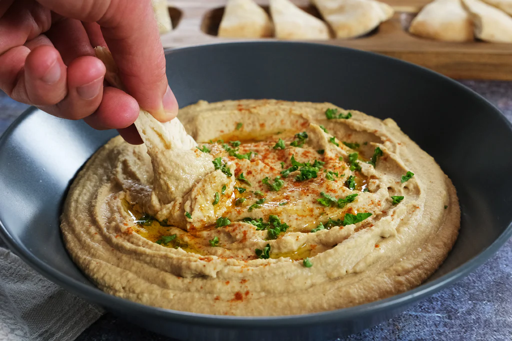 10 Dakika da Pratik Humus Tarifi.